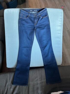 2 Old Navy Women's blue Jeans. Mid-rise Kicker boot cut. Size 4. 14.25" waist.